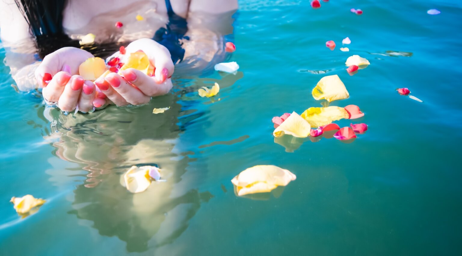 裸 に 見える 水着 姿 の 写真 裸 に 見える 水着 姿 の 写真